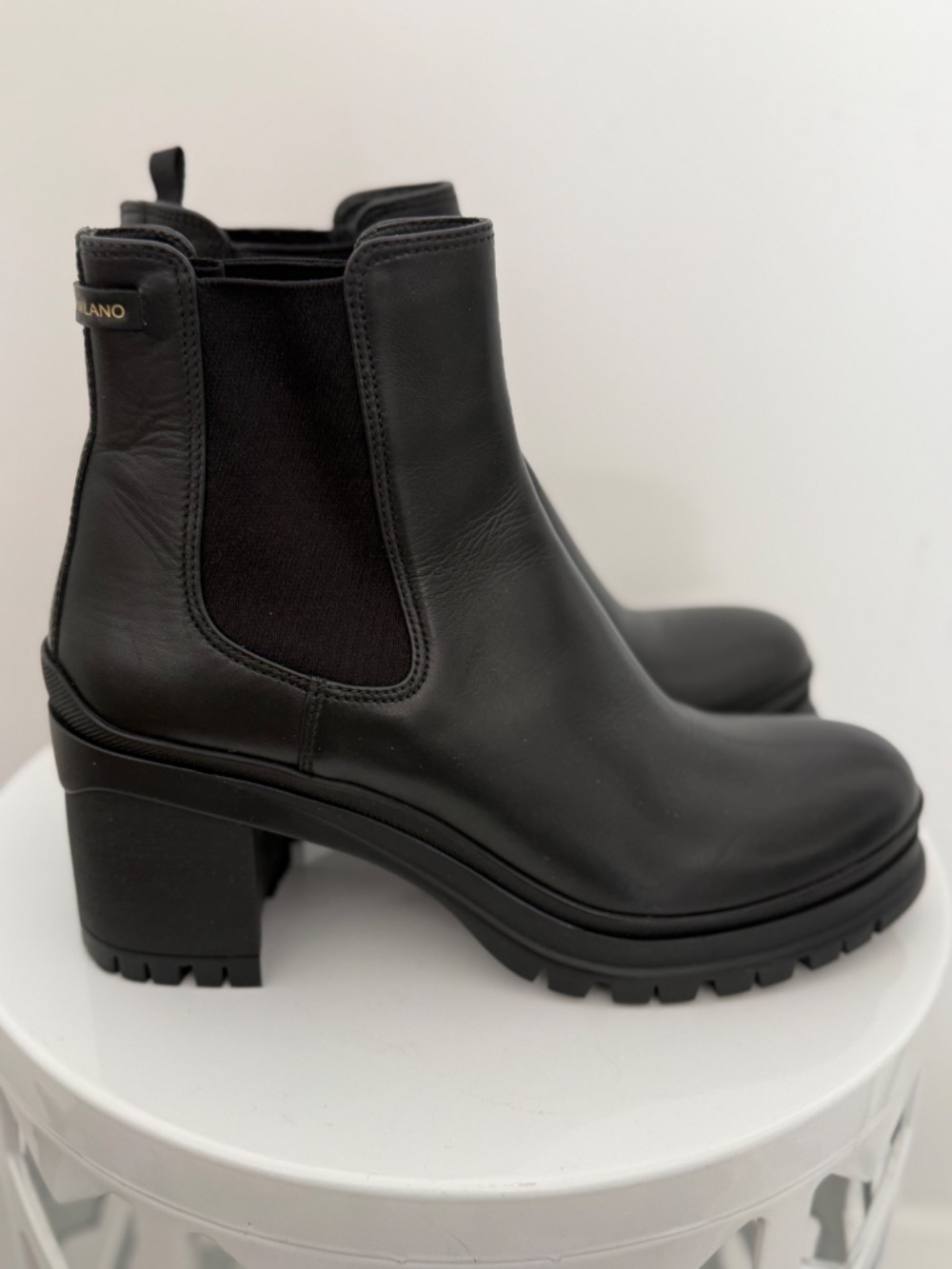 PRADA Black Leather Vitello Montana Lug Sole Chelsea 55mm Boots Ankle Booties